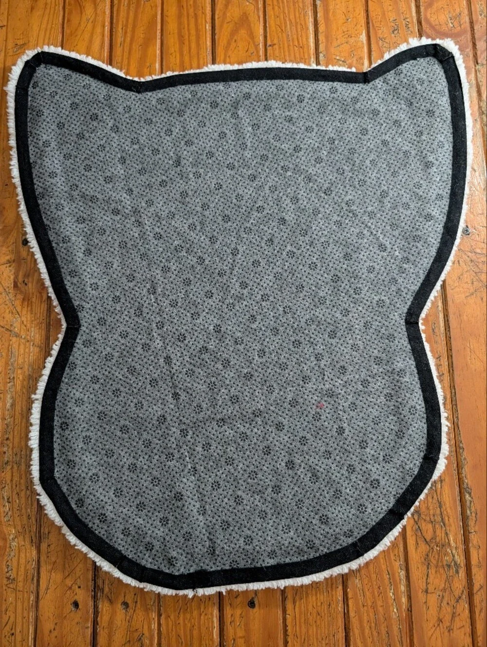 Handmade Pink Fox Accent Rug - Plush Home Accent